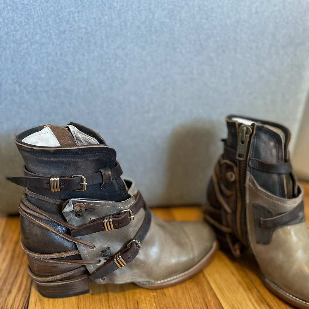 Freebird by Steven in grey multi size 9 brand new